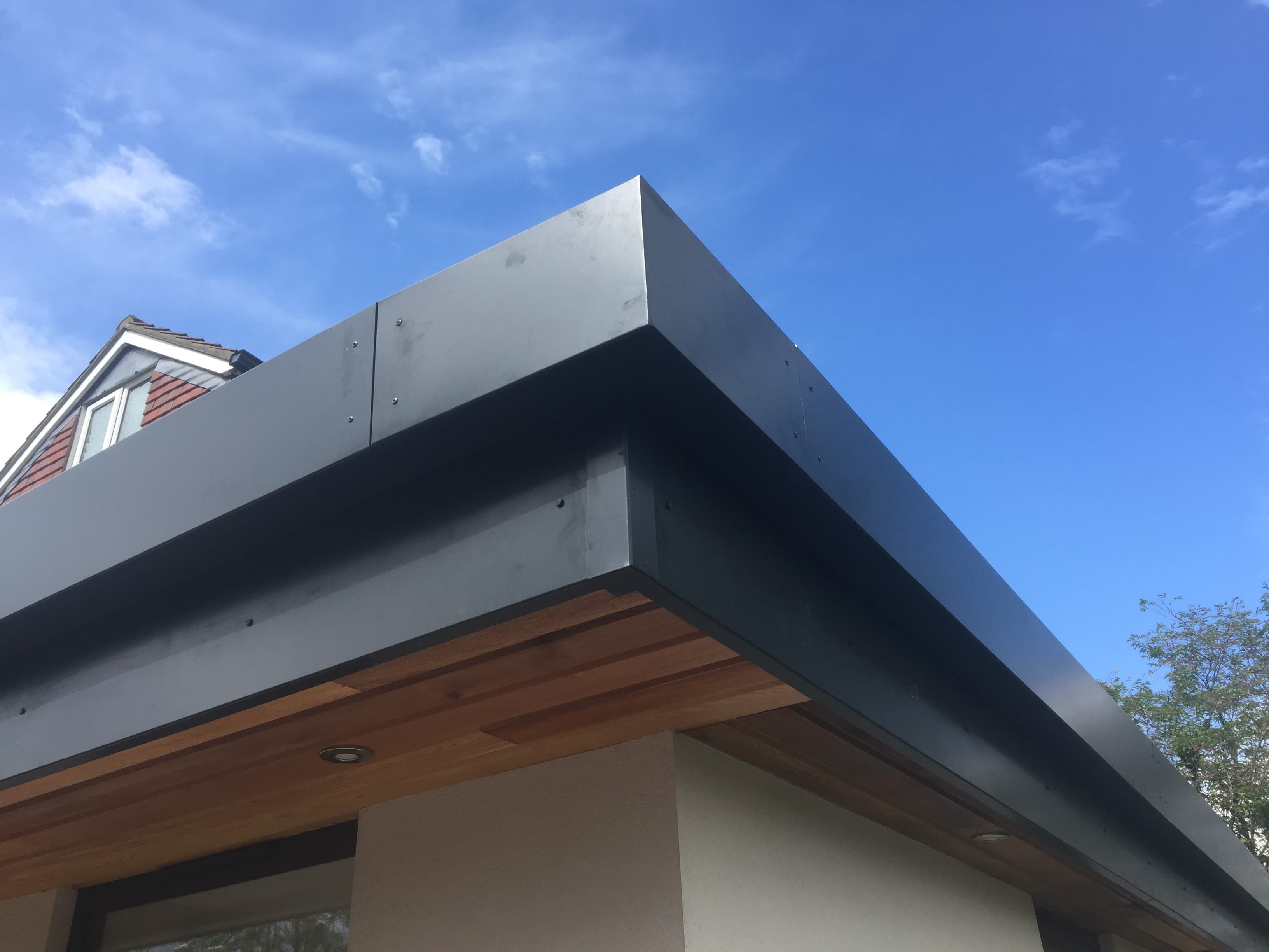Soffites et fascias en aluminium